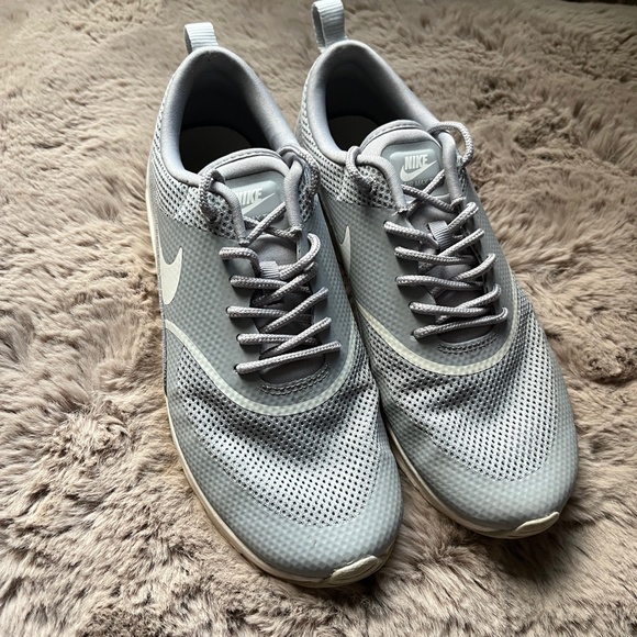 Nike Air Max Thea Casual Sportswear Shoe Wolf Grey White Womens Size 8.5 - Picture 6 of 11